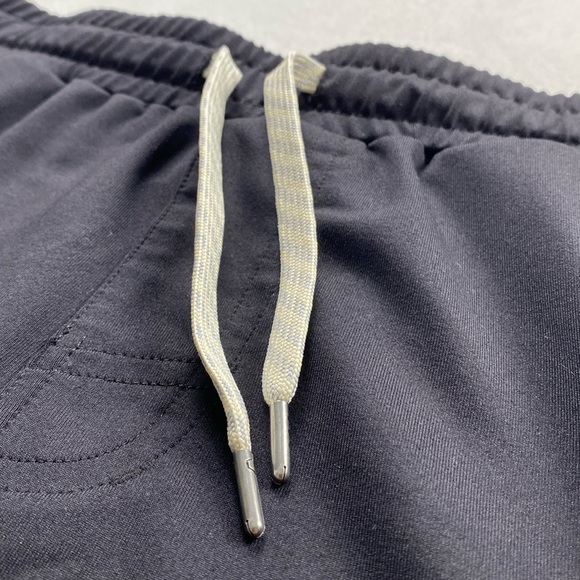 Vuori Sunday Performance 7.5” Pull On Athletic Jogger Shorts (Black) - Picture 8 of 15